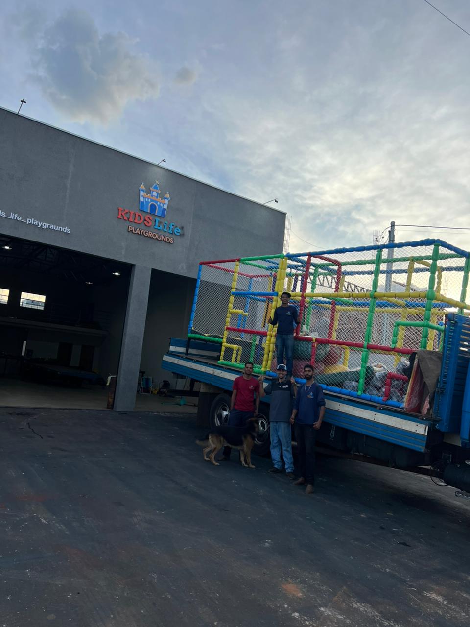 Fábrica Kids Life Playgrounds - Fachada